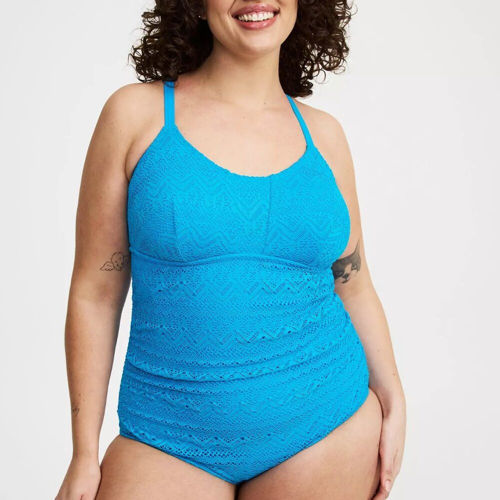 Torrid Swimsuit 1X One Piece Blue Crochet Knit No Wire Plus Size Bathing Suit